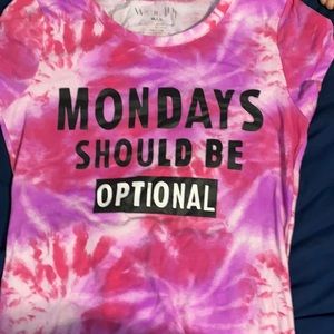 Tee shirt size M (7-9) never worn